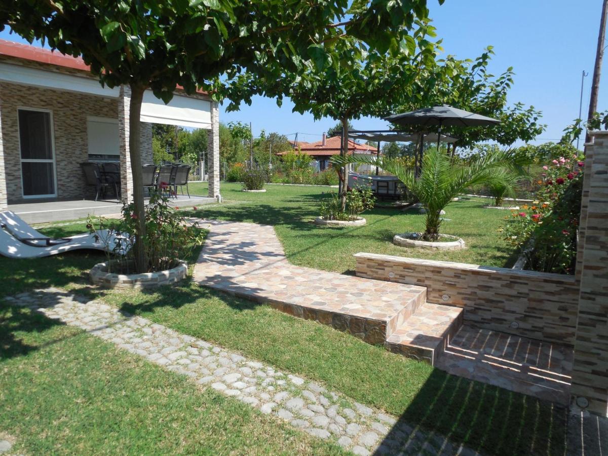 Costa Petra - Luxury Seaside Cottage With Garden - Vacation House For Families In Greece Неа-Мессагала Экстерьер фото