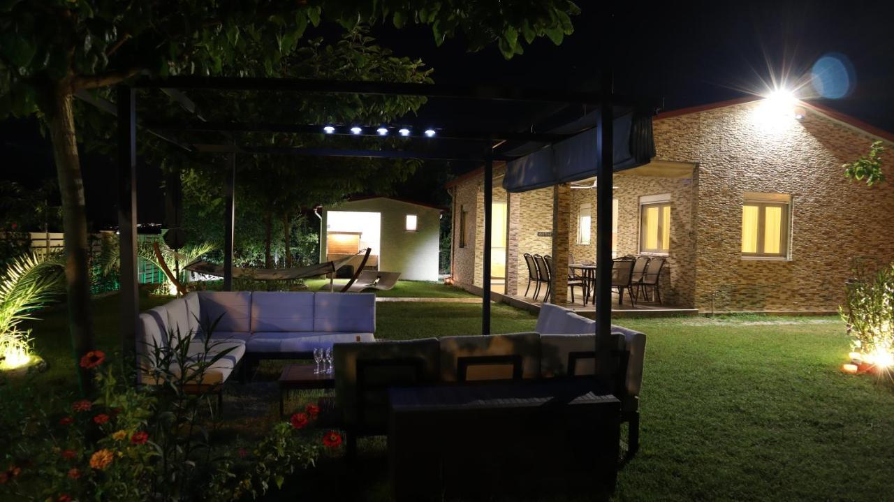 Costa Petra - Luxury Seaside Cottage With Garden - Vacation House For Families In Greece Неа-Мессагала Экстерьер фото